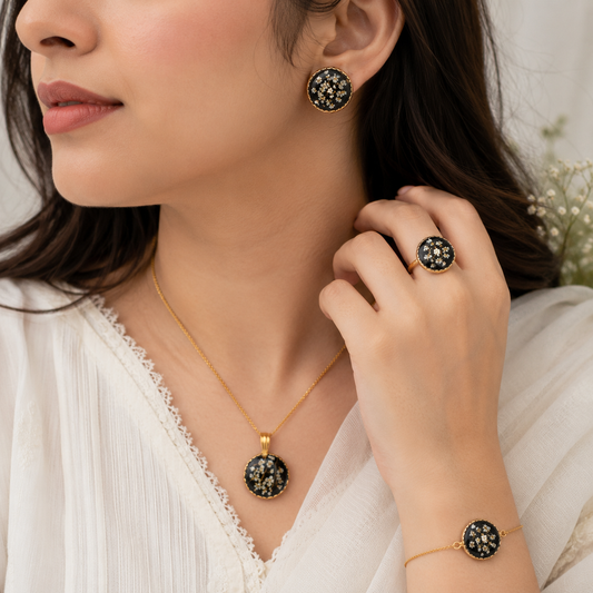 WHITE ANALACE FLOWER  PENNDENT WITH CHAIN ,EAR STUDS AND RING