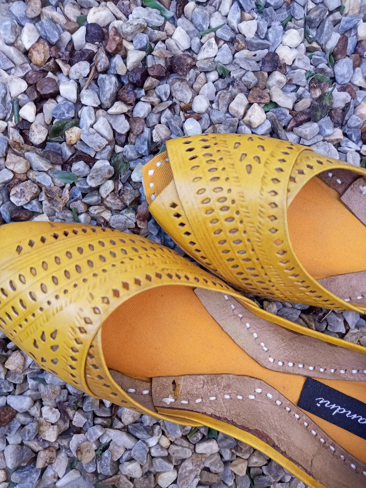 CHCK_302_ Peep Toes Yellow Khussa