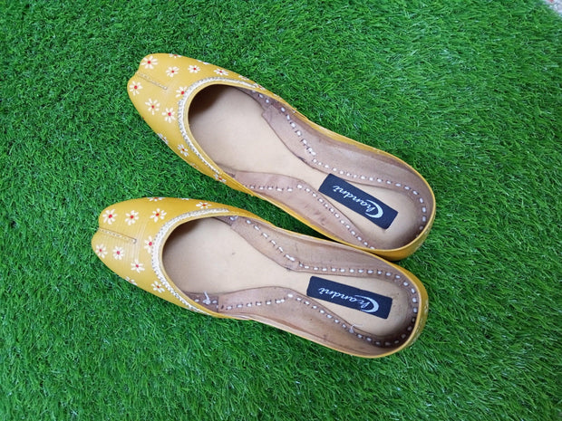 CHP_403_Yellow Hand Painted  Khussa
