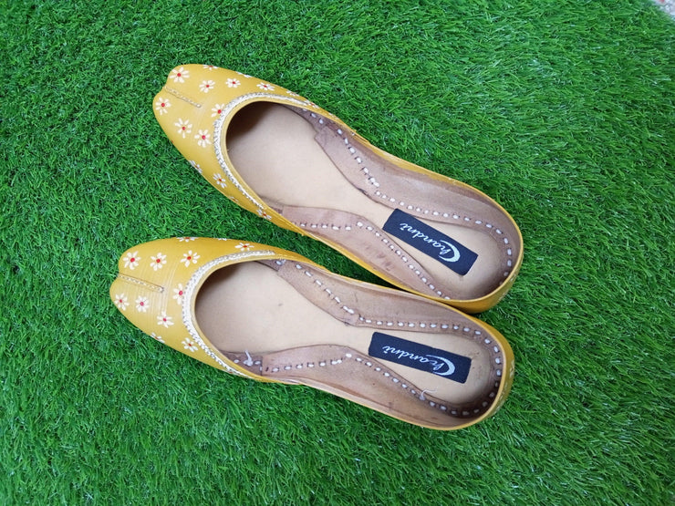 CHP_403_Yellow Hand Painted  Khussa