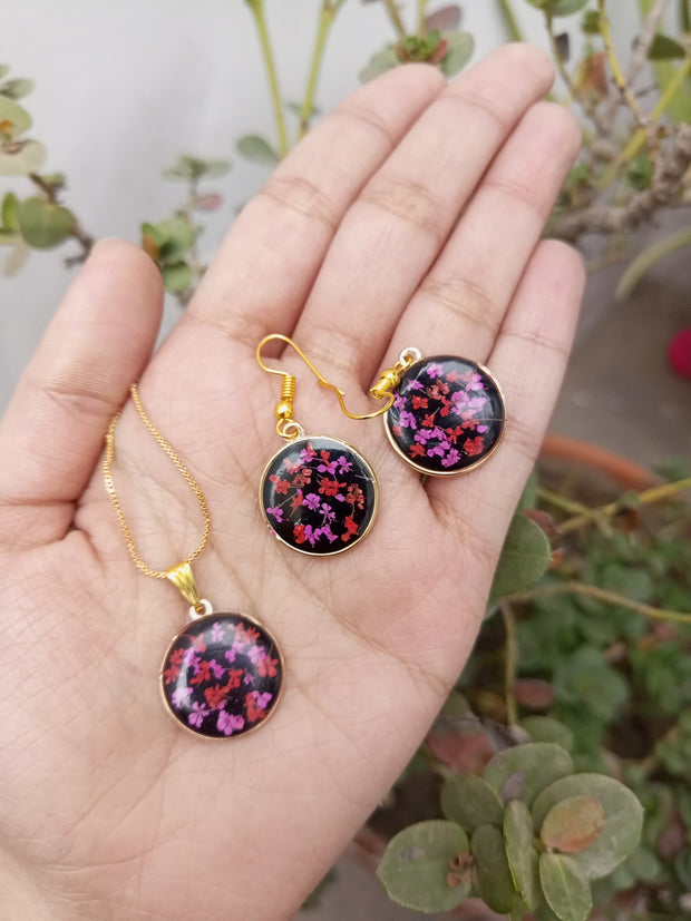 FLAT PRESSED RESIN PRESERVED RED PINK  ANALACE FLOWER  PENDANT WITH CHAIN