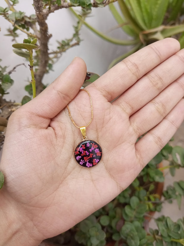 FLAT PRESSED RESIN PRESERVED RED PINK  ANALACE FLOWER  PENDANT WITH CHAIN