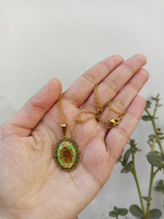 FRESH FLOWER ANTIQUE STYLE  PENNDENT WITH CHAIN