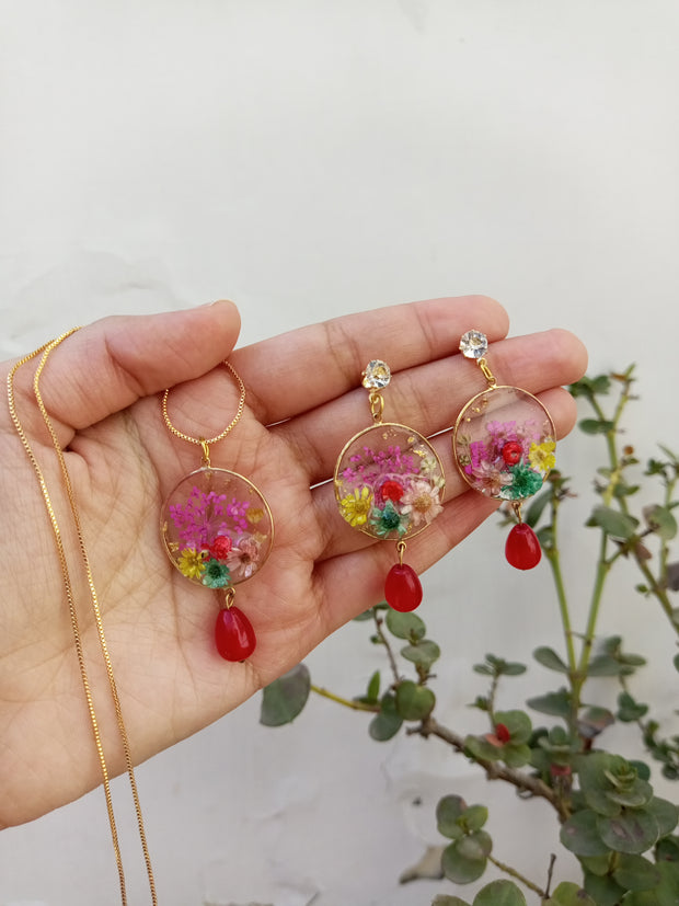 Flat Pressed Resin Preserved Multi Flower Round  Pendant and Earring Set