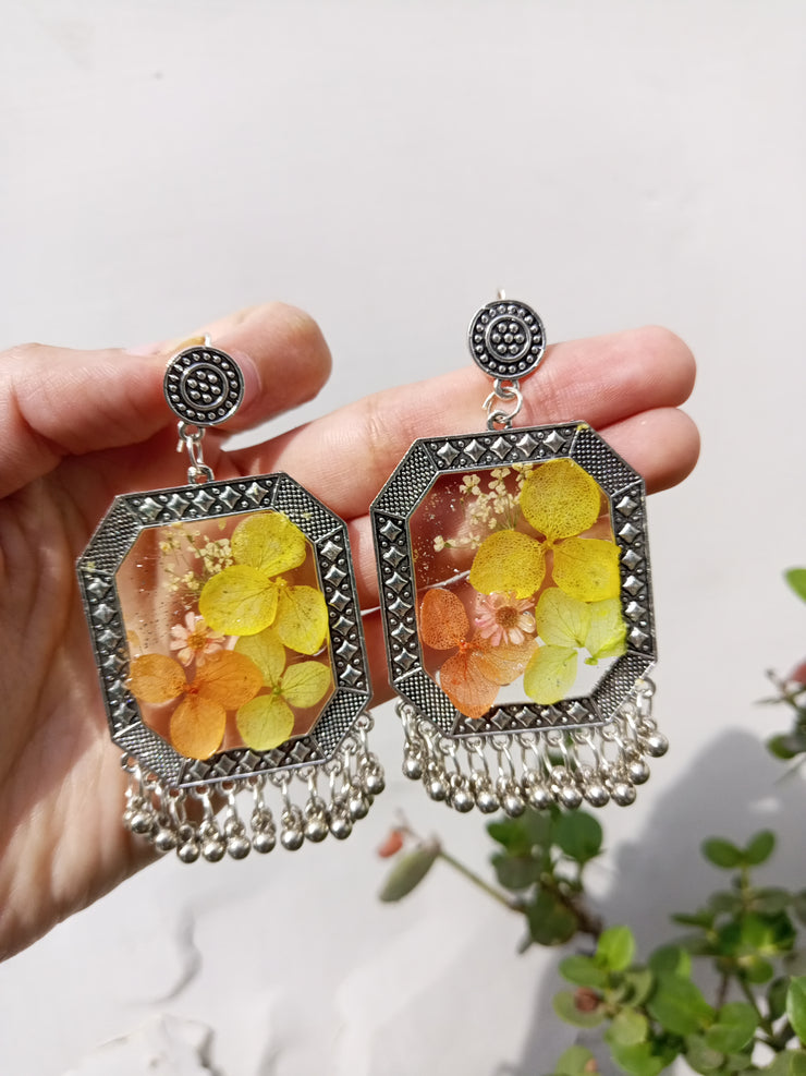Flat Pressed Resin Preserved    Flower  Transparent Silver  Jhumka