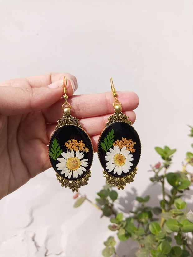 Flat Pressed Resin Preserved Fresh  Epoxy Dried Flower Atique Oval  Earrings