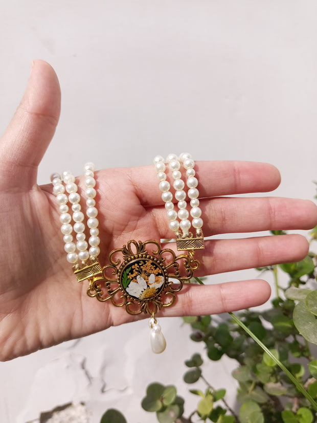 Flat Pressed Resin Preserved Fresh  Epoxy Dried Flower Pearls Choker  Necklace