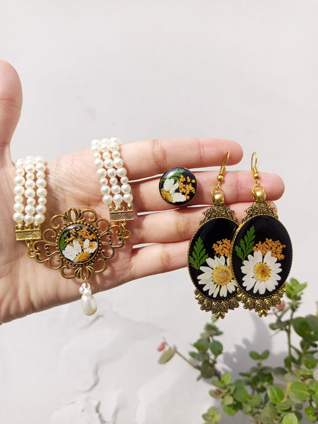 Flat Pressed Resin Preserved Fresh  Epoxy Dried Flower Black Big Ring