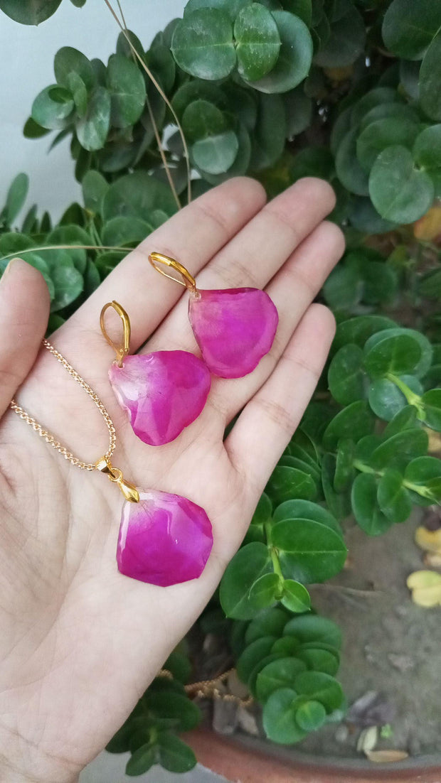 Resin Preserve Rose Petals Earrings and pendent set