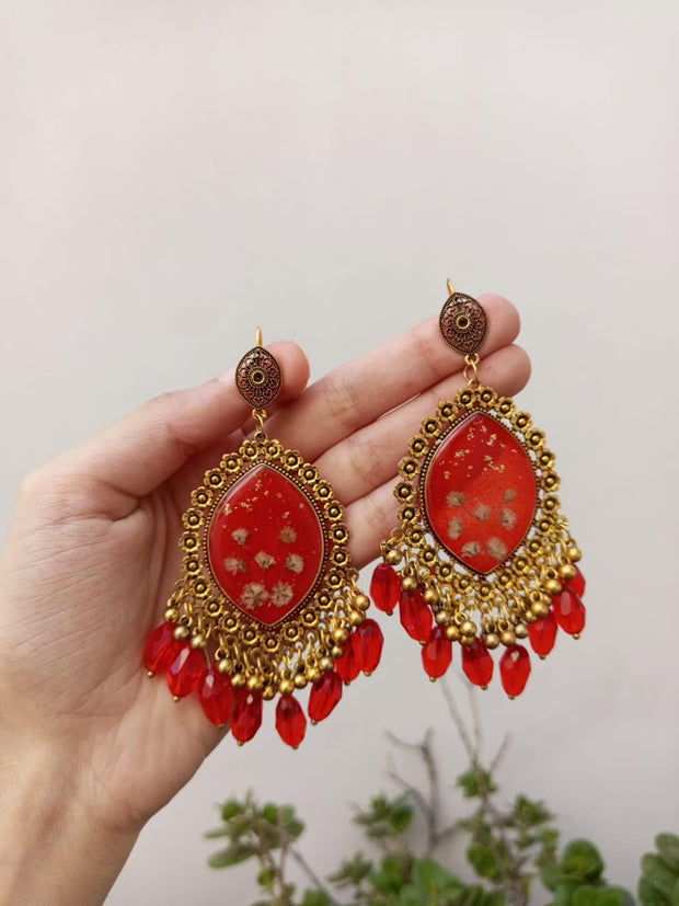 RESIN PRESERVED  BABY BREATH FLOWER RED LEAF  EARRINGS