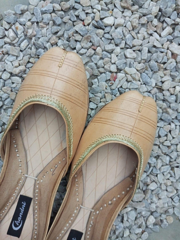 CHCK_301_ Beige Khussa