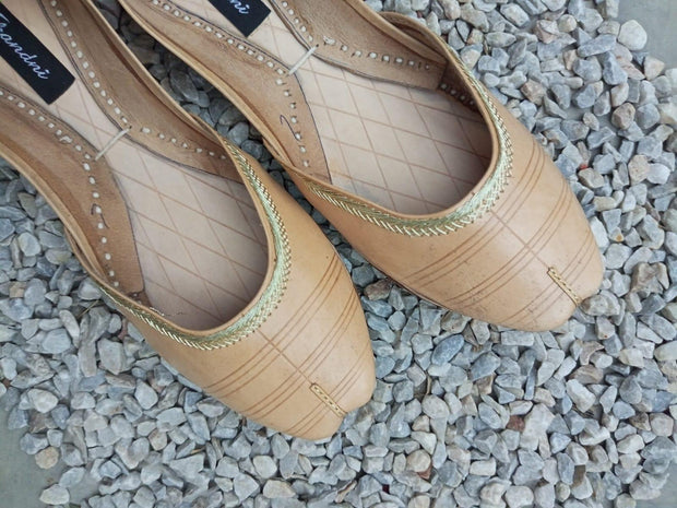 CHCK_301_ Beige Khussa
