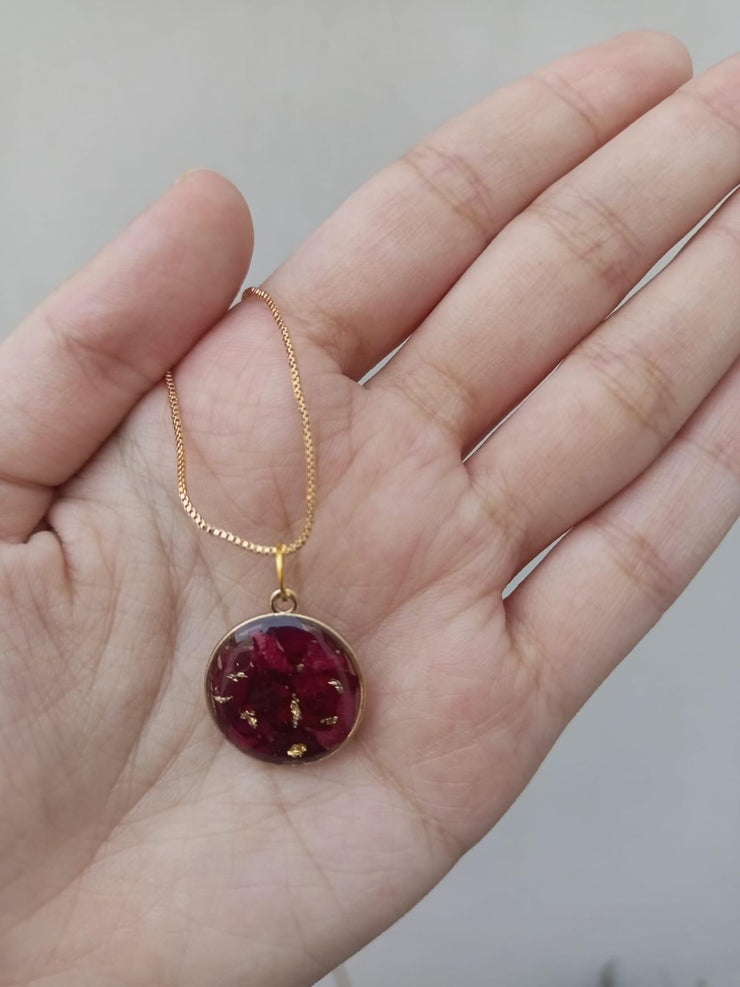 FLAT PRESSED RESIN PRESERVED FRESH CRUSH ROSE   MINI  PENNDENT WITH CHAIN