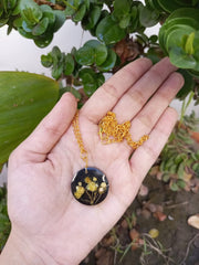 RESIN PRESERVED BABY BREATH FLOWER BLACK  PENDENT