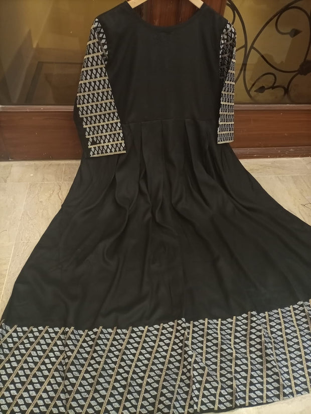Black Embroidery Long Maxi