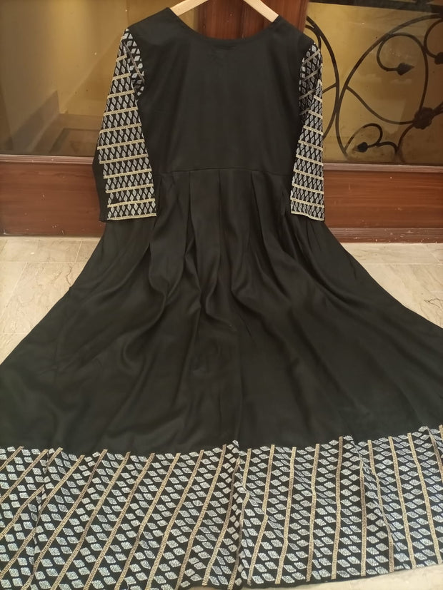 Black Embroidery Long Maxi