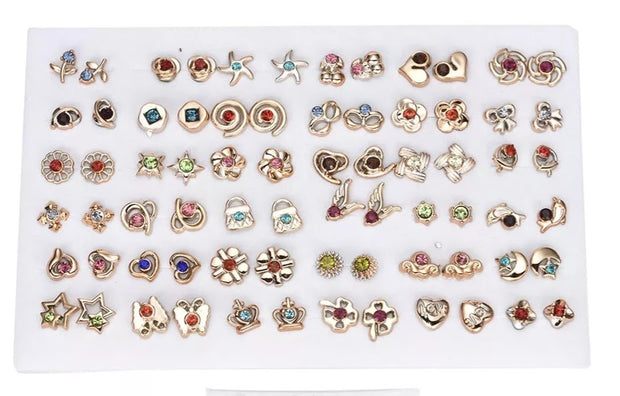 Plastic    Earstuds (  random three pair )