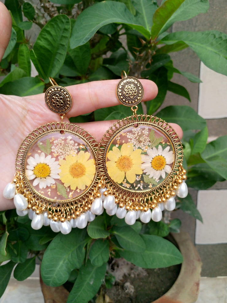 PRESERVE YELLOW WHITE DAISY FLOWER IN  JHUMKA