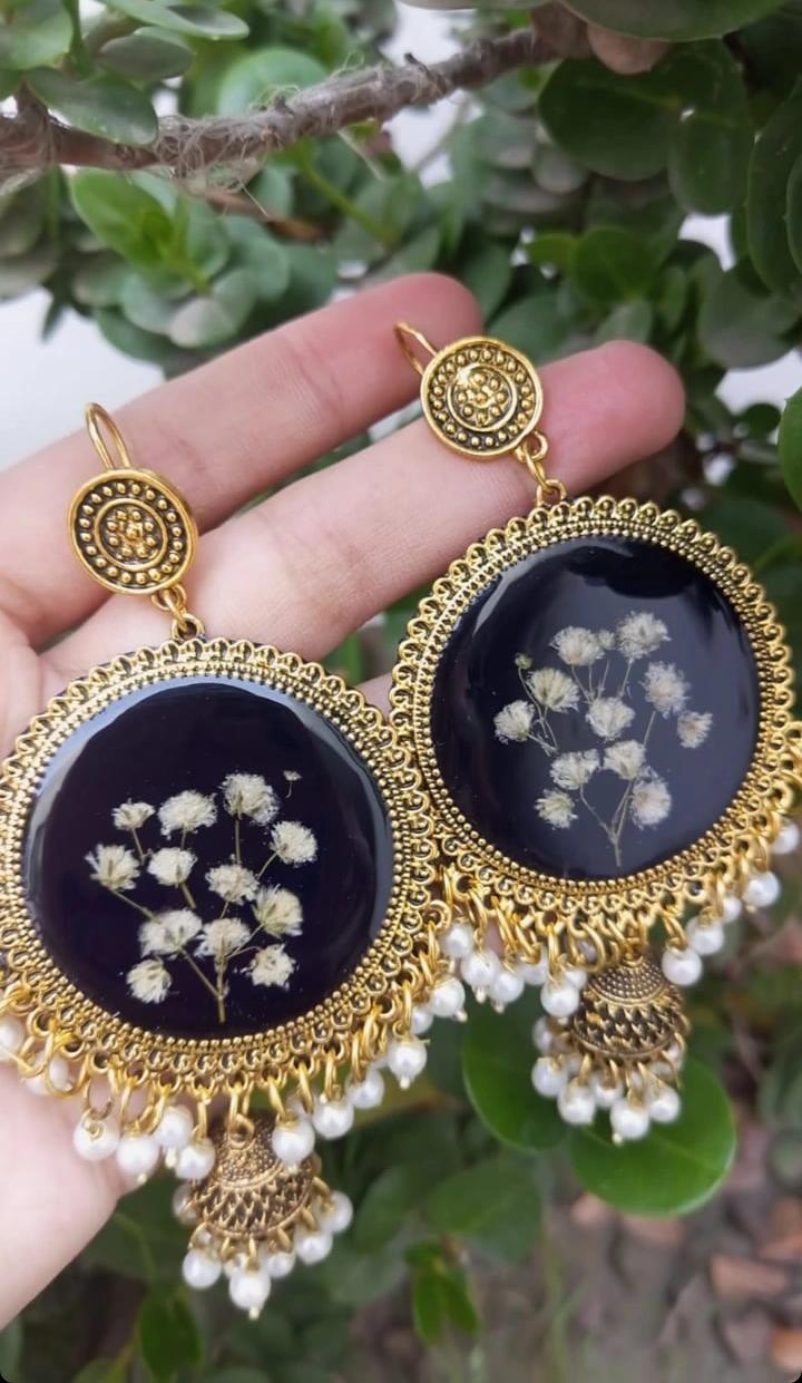 PRSERVE WHITE BABAY BRAET   FLOWER IN JHUMKA