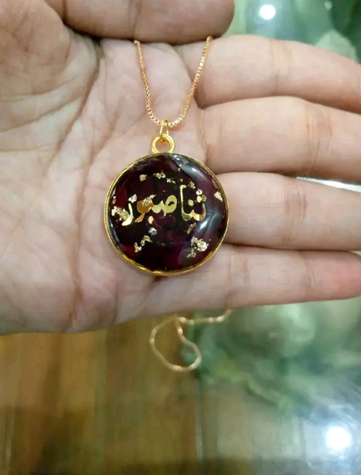 PRSERVE ROSE FLOWER IN PENDANT WITH NAME "Saboor "