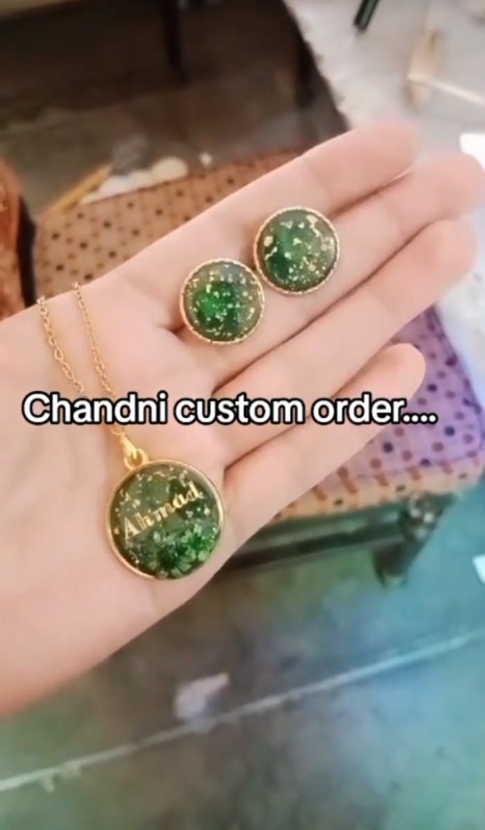 resin green base mini set with name "ahmad"