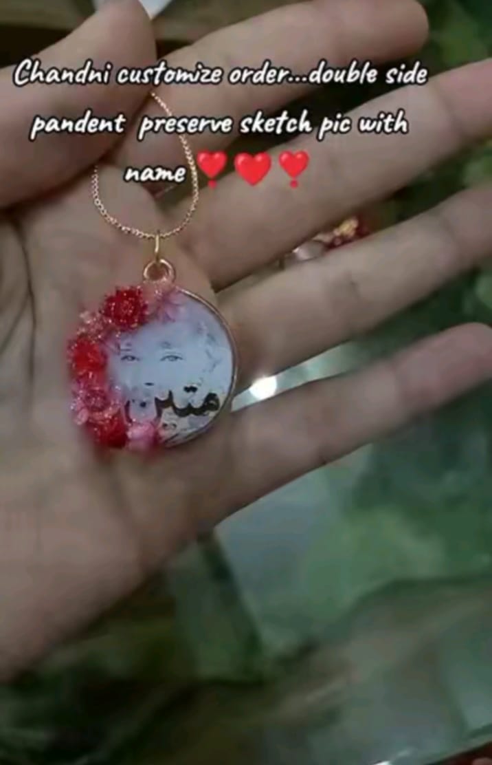 preserve flower ,sketch pic with name  in one side pendant and 2nd side plani resin red ( double side pendant)