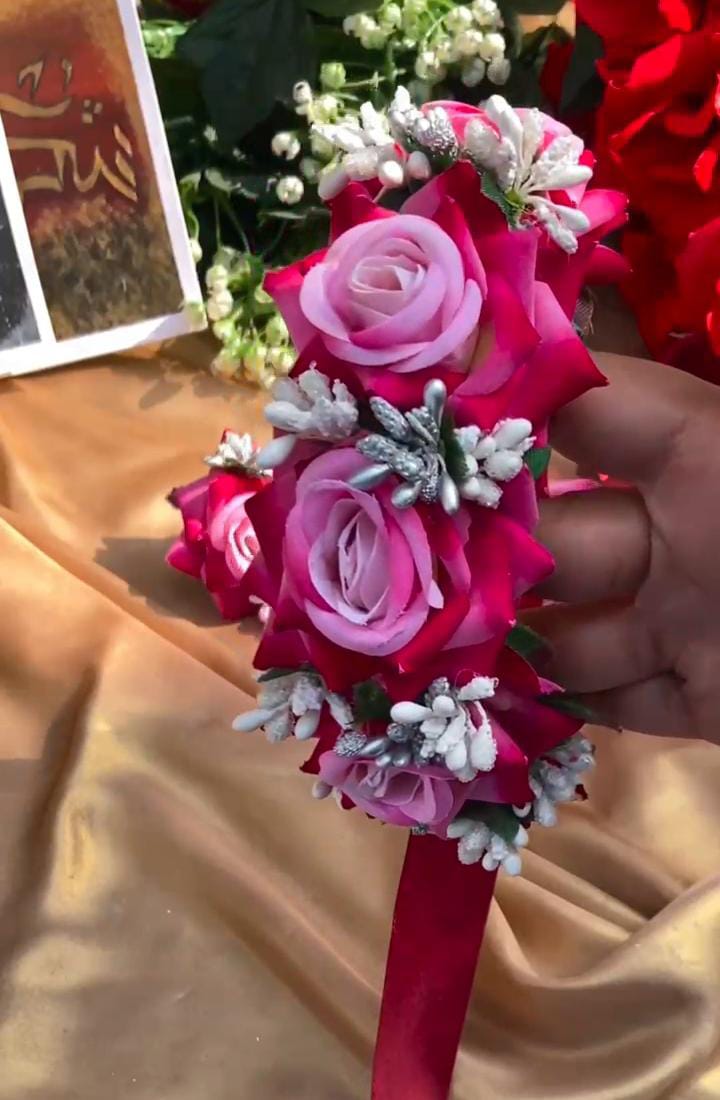 double shade pink and  red  floral flower gajra