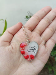 RESIN PRESERVED FLOWER "ISHQ" HEART PENDANT