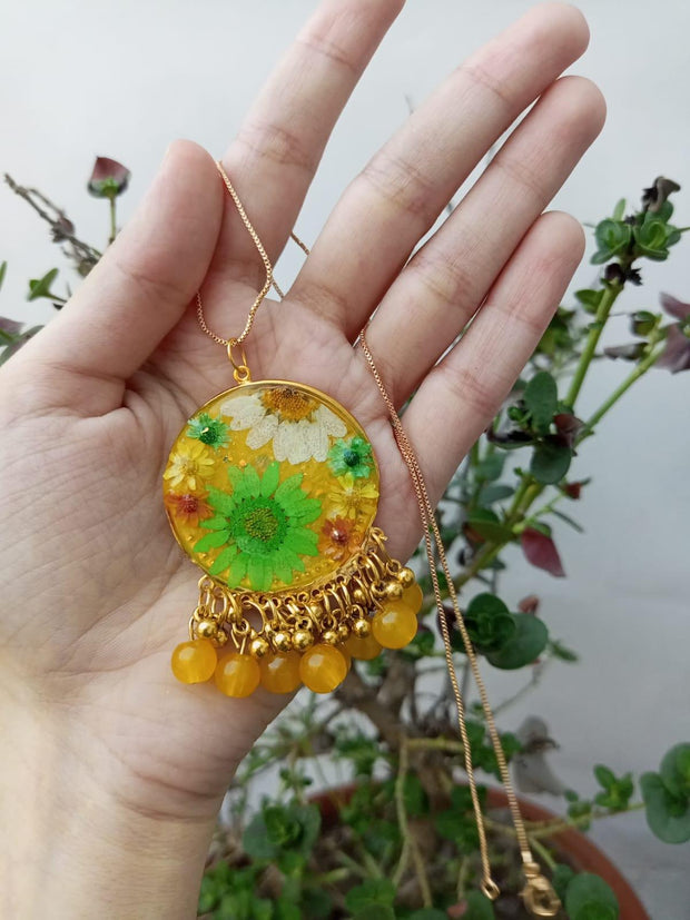 Flat Pressed Resin Preserved Fresh Petal Charms Epoxy Dried Flower Mehandi Theme  Pendent