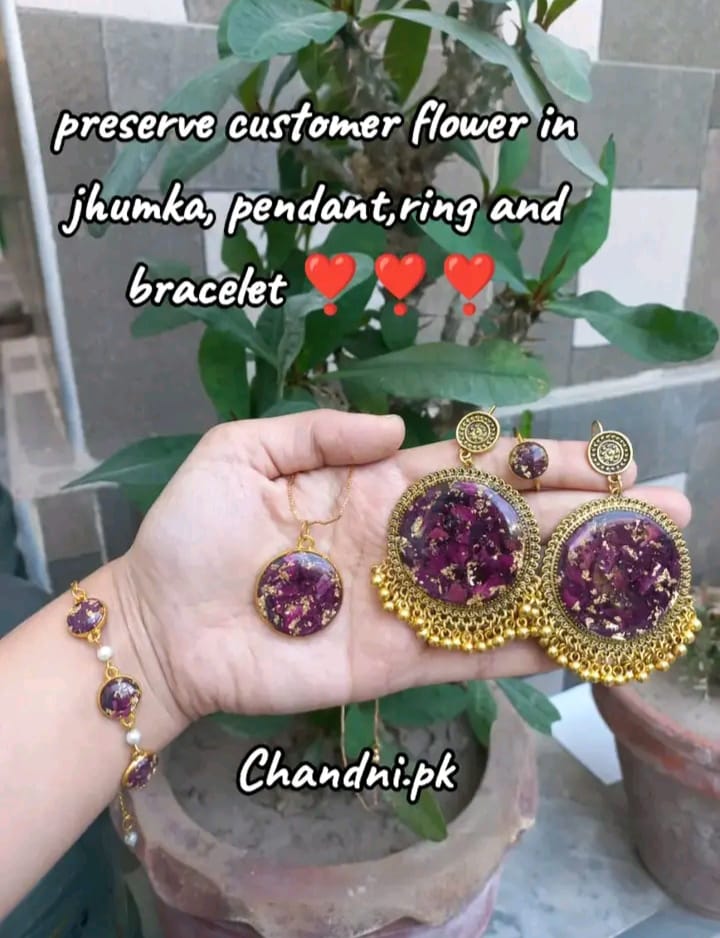 prserve nikkah  card ,topper and gujra flower   in palque and jewlery set