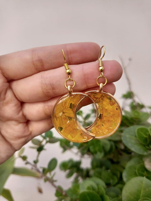 RESIN PRESERVED FRESH CRUSH SUNFLOWER EARRINGS , RING AND PENDANT SET