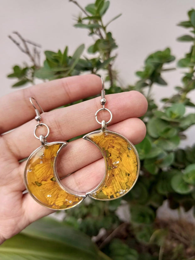 RESIN PRESERVED FRESH CRUSH SUNFLOWER EARRINGS , RING AND PENDANT SET