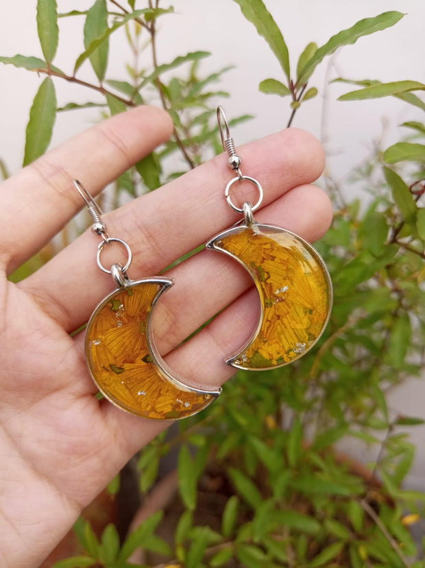 RESIN PRESERVED FRESH CRUSH SUNFLOWER EARRINGS , RING AND PENDANT SET