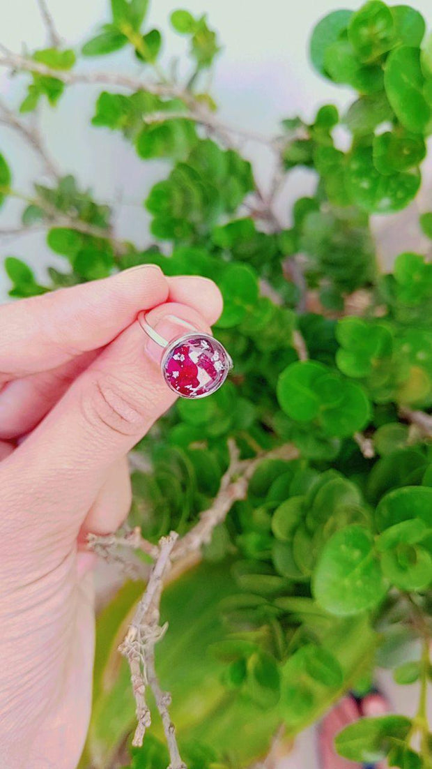 RESINE PRESERVED ROSE PETAL CRUSH  SILVER RING