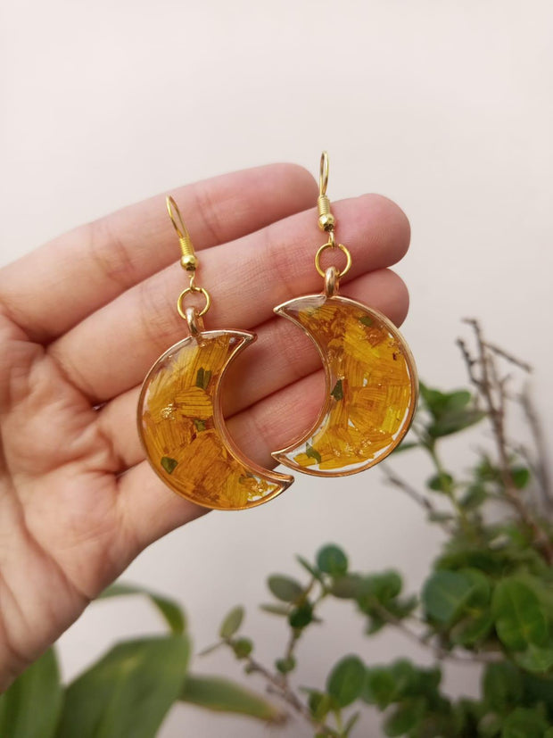 RESIN PRESERVED FRESH CRUSH SUNFLOWER EARRINGS , RING AND PENDANT SET